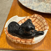 Dog Multiuse dish Ronnie’s Ceramic Company